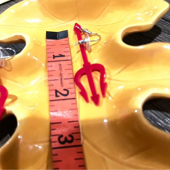 Halloween costume Jewelry 😈 Red Devil Fork Earrings Brand New Two Inches Long - Picture 5 of 5